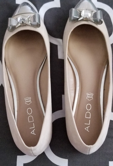 Discontinued ALDO suede flats w cute metal bow and toe Cap Kawaii - Picture 2 of 7